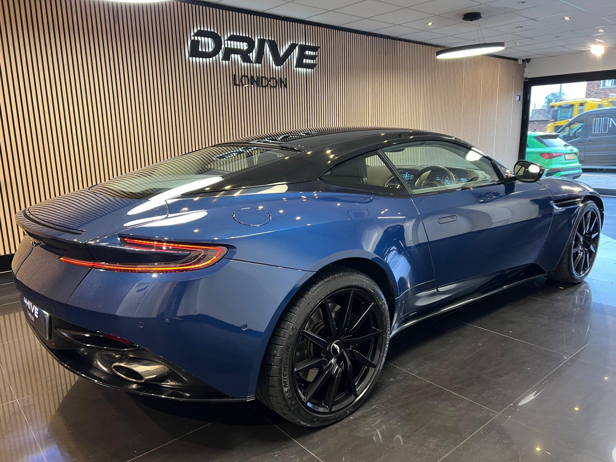 Aston Martin DB11